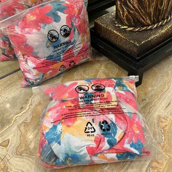 New 1 Piece Bikini With Matching Maxi Skirt. Very Sexy Floral Print. - Picture 6 of 6